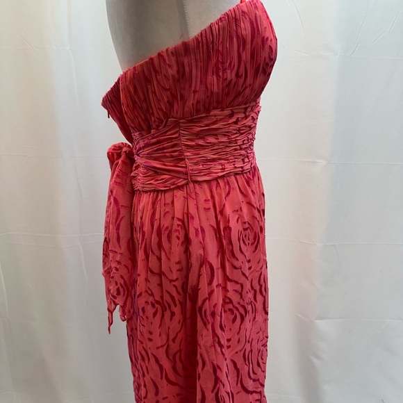 BCBGMaxAzria Strapless Textured Pink Dress 8 - Picture 3 of 4